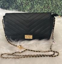 Bolsa transversal preta c/ corrente