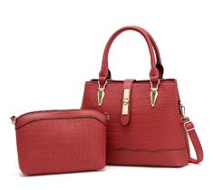 Bolsa vermelha com necessarie