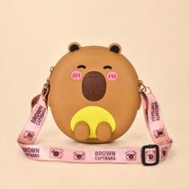 Bolsinha Mini Infantil Capivara Capy bala Mochilinha Silicone Confortável Leve Cores Cor:Rosa Bolsinha Mini Infantil Capivara Capy bala Mochilinha Silicone Confortável Leve Cores Cor:Rosa