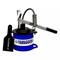 Bomba Engraxadeira 212 Cr Com Mangueira De 1,5 Mt - Capacidade 2 Kg Yamaguchi Bomba Engraxadeira 212 Cr Com Mangueira De 1,5 Mt - Capacidade 2 Kg Yamaguchi