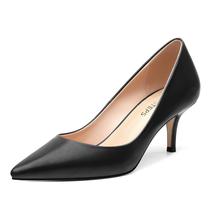 Bombas MOVINSTEPS: pretas, foscas, fechadas, bico pontiagudo, saltos baixos Bombas MOVINSTEPS: pretas, foscas, fechadas, bico pontiagudo, saltos baixos