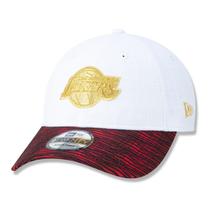 BONE 9TWENTY CHINA VIBES LOS ANGELES LAKERS DOURADO STRAPBACK ABA CURVA STRAPBACK BRANCO New Era