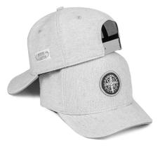 Boné Aba Curva Fechado Com Ajuste Trucker Bordado Brasão De São Bento