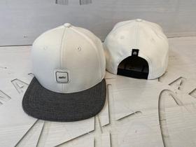 Boné aba reta feiche de plástico