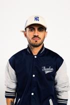 Boné baseball aba curva bege gran patch brasil mund bordado gran guerrero Boné baseball aba curva bege gran patch brasil mund bordado gran guerrero