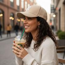 Boné Bege com Com Bordado Branco Regulagem de Tamanho Casual Esportivo Unissex