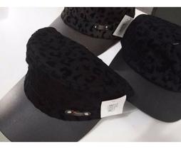 Boné Bone Cap Tipo Militar Aba Preto Tecido Veludo Tres Cors Boné Bone Cap Tipo Militar Aba Preto Tecido Veludo Tres Cors