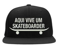Boné Bordado - Aqui Vive Um Skateboarder Skate Shape Truck