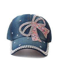 Boné de beisebol, jeans e strass, design de laço para adultos