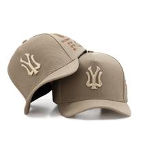 Boné Estilo Casual Bege Use Young Bordado Unissex Boné Estilo Casual Bege Use Young Bordado Unissex