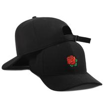 Boné Fitão Com Rosa Aba Curvada Snapback Masculino Feminino Com Ajustador