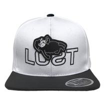 Boné Lost Aba Reta Branco Com Regulagem De Fitão Boné Lost Aba Reta Branco Com Regulagem De Fitão