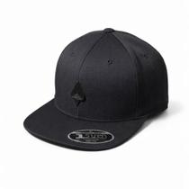 Boné MCD Espada Aba Reta Strapback Flexfit Preto Boné MCD Espada Aba Reta Strapback Flexfit Preto