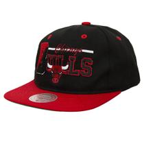 Boné Mitchell & Ness Varsity Letter Chicago Bulls Preto