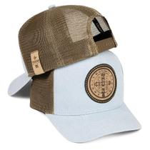 Boné Moda Country Religioso Medalhão De São Bento Trucker Rústico Bordado Texas Wind