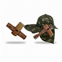 Boné Protetor Pescoço + Apito Madeira Inhambu e Apito Uru Boné Protetor Pescoço + Apito Madeira Inhambu e Apito Uru