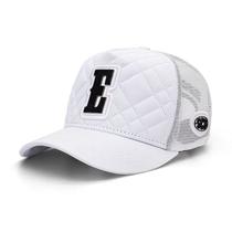 Boné Sacudido's - Alfabeto Letra E - Fogo - Matelassê Branco