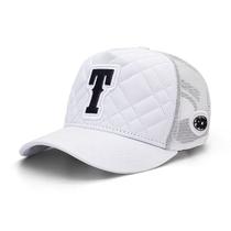 Boné Sacudido's - Alfabeto Letra T - Fogo - Matelassê Branco