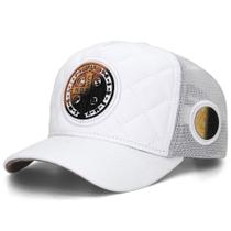 Boné Sacudido's Medalha de São Bento - Fogo - Matelassê Branco