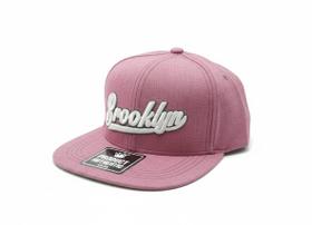 Boné Snapback Brooklyn Rosa Aba Reta Casual Skate Streetwear Regulável Boné Snapback Brooklyn Rosa Aba Reta Casual Skate Streetwear Regulável