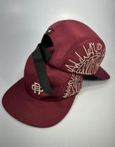 Boné vermelho de aba reta com estampa estilo skatista Boné vermelho de aba reta com estampa estilo skatista