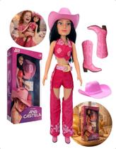 Boneca Ana Castela Boiadeira Articulada 55cm Com Acessórios Chapéu Botas e Tatuagens Baby Brink com 55cm de Altura