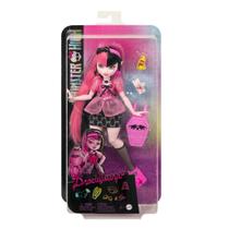 Boneca Articulada Monster High Draculaura 25cm - Edição 2022 Boneca Articulada Monster High Draculaura 25cm - Edição 2022