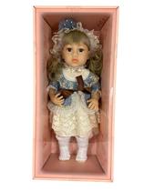 Boneca Baby So Lovely 45cm Vestido Azul com Renda e Laço Brinquedo Infantil de Luxo Toys Import