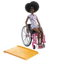 Boneca Barbie acessórios inclusivos para crianças