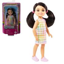 Boneca Barbie Chelsea 14 cm Cabelo Preto HKD91 Mattel