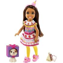 Boneca Barbie - Chelsea Club com Bichinho - Fantasia de Bolo Grp71