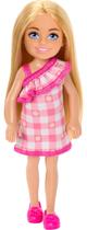 Boneca Barbie Chelsea de 6 polegadas com vestido xadrez removível