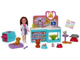 Boneca Barbie Chelsea Veterinária com Acessórios - Mattel