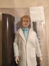 Boneca Barbie Colecionadora A Saga Crepúsculo Breaking Dawn Carlisle Boneca Barbie Colecionadora A Saga Crepúsculo Breaking Dawn Carlisle