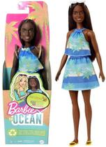Boneca Barbie Colecionável Loves The Ocean Menina Morena Negra Plus Size - Edição Especial Ecológica - Plástico Reciclado - Mattel Boneca Barbie Colecionável Loves The Ocean Menina Morena Negra Plus Size - Edição Especial Ecológica - Plástico Reciclado - Mattel