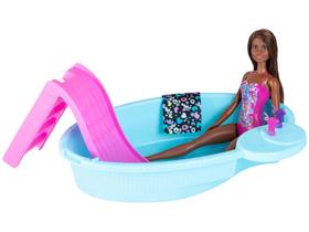 Boneca Barbie Conjunto de Brinquedo Maiô e Piscina - com Acessórios Mattel Boneca Barbie Conjunto de Brinquedo Maiô e Piscina - com Acessórios Mattel