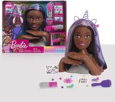 Boneca Barbie Deluxe Styling Head com 20 peças, cabelo preto, brilho e praticidade - Just Play