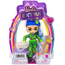 Boneca Barbie EXTRA Mini Blusa Verde Smile Mattel HGP62