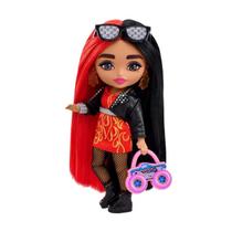 Boneca Barbie Extra Minis Morena Conjunto Vermelho E Preto Com Acessórios