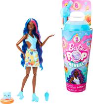 Boneca Barbie Pop Revelação - Perfume de Ponche de Frutas e Cabelo Azul - 8 Surpresas