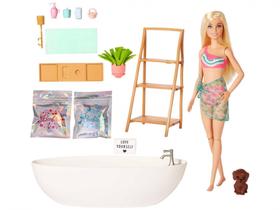 Boneca Barbie Self-Care com Acessórios Mattel