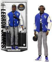 Boneca Barbie Signature Lebron James Kenbassadors com roupa