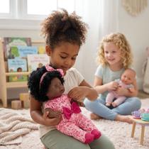 Boneca Bebê Micy Negra Bee Toys menina rosa brinquedo