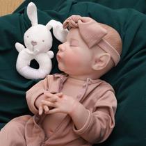 Boneca Bebê Reborn Brastoy Realista Silicone 48cm Conjunto de Roupa Chupeta Mamadeira Fralda Certidão e Pelúcia Pode Dar Banho Roupa
