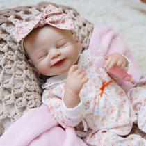 Boneca Bebê Reborn Brastoy Silicone Realista 55cm Kit Acessórios Conjunto Roupa Mamadeira Chupeta Pelúcia Fralda Certidão