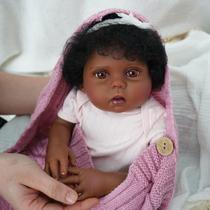 Boneca Bebê Reborn Corpo de Tecido Realista 48cm Original Kit Acessórios Conjunto Roupa Mamadeira Chupeta