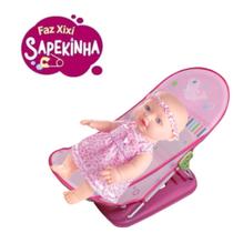 Boneca Bebê Sapekinha Faz Xixi + Cadeirinha Banho Portatil - Milk Brinquedo