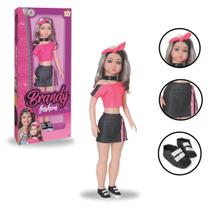 Boneca Brandy Esporte Estilosa 75cm com Faixa na Cabeça e Sapato de Brilho Super Fashion Menina Boneca Brandy Esporte Estilosa 75cm com Faixa na Cabeça e Sapato de Brilho Super Fashion Menina
