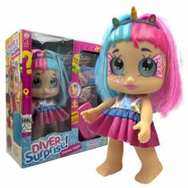 Boneca Brinquedo com 3 Acessórios Surpresa Dolls Diver Surprise Vamos Viajar Divertoys Rosa