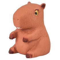 Boneca Capivara com Cofrinho Acessórios e Olhos que Brilham
